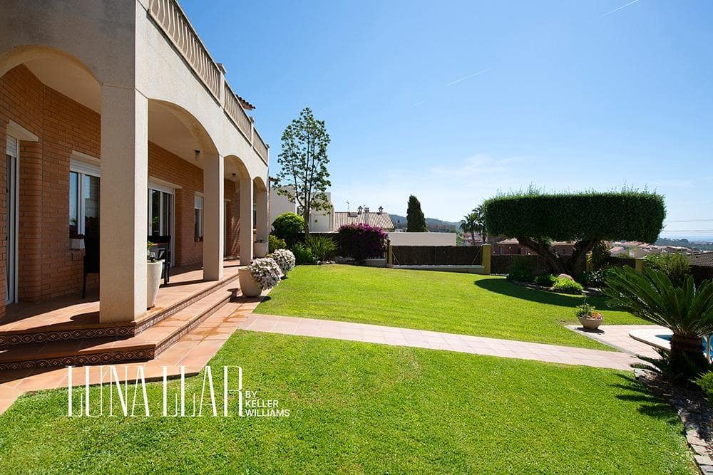 6 soveværelse Villa til salg i Calafell med swimmingpool - € 850.000 (Ref: 9029615)