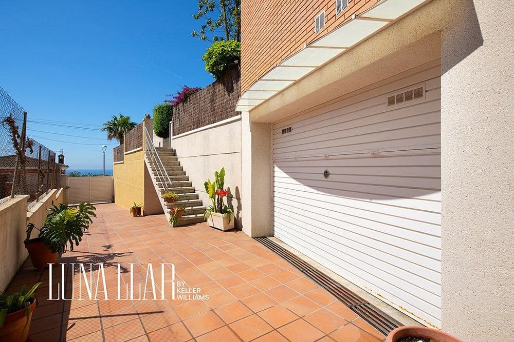 6 soveværelse Villa til salg i Calafell med swimmingpool - € 850.000 (Ref: 9029615)