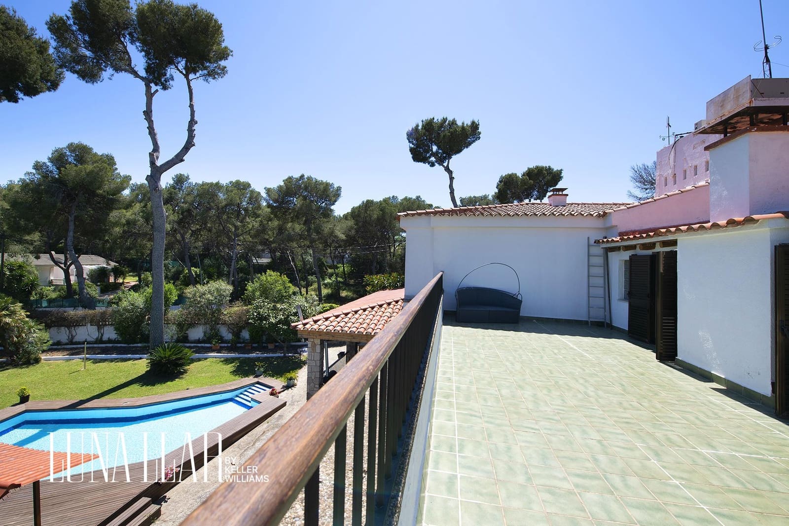 6 bedroom Villa for sale in Castelldefels with pool - € 2,199,000 (Ref: 9051102)