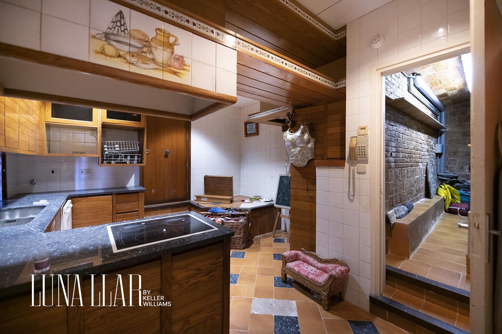 6 bedroom Villa for sale in Castelldefels with pool - € 2,199,000 (Ref: 9051102)