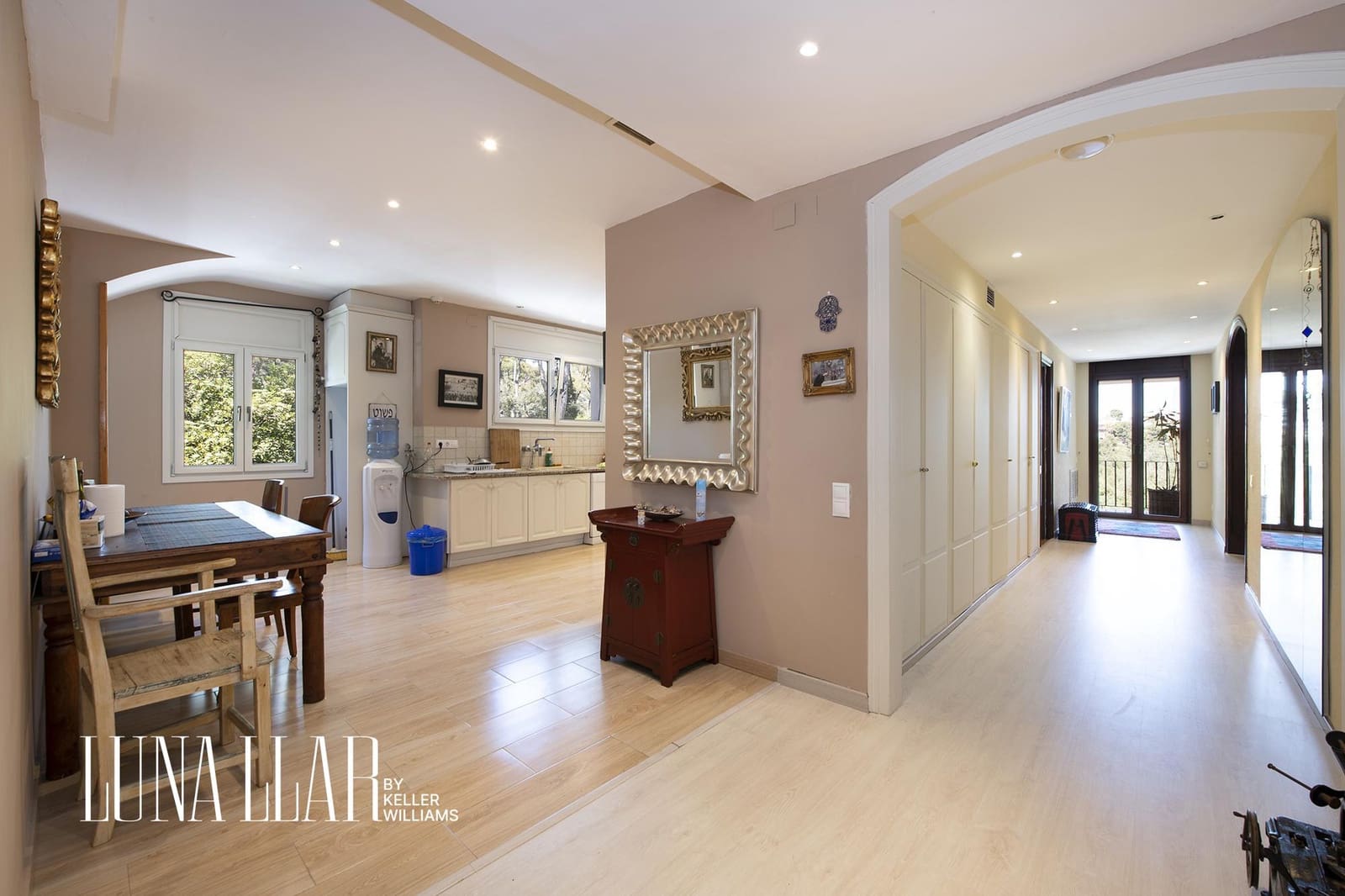 6 bedroom Villa for sale in Castelldefels with pool - € 2,199,000 (Ref: 9051102)