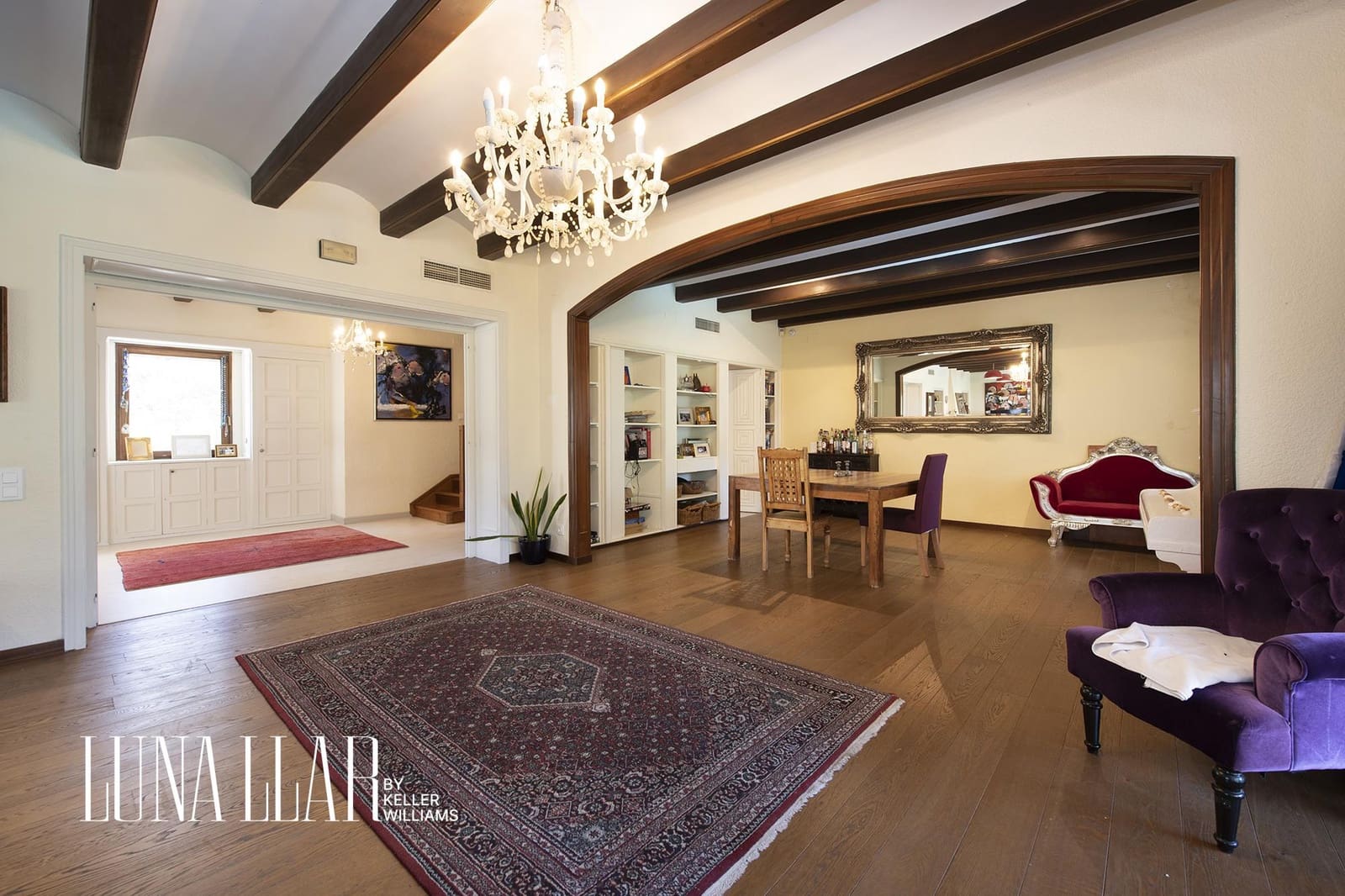 6 bedroom Villa for sale in Castelldefels with pool - € 2,199,000 (Ref: 9051102)