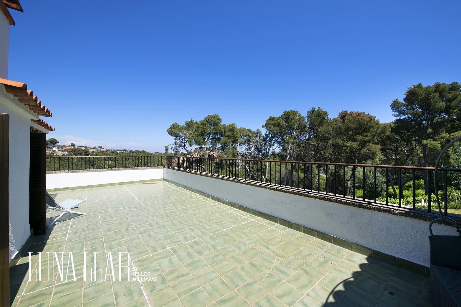 6 bedroom Villa for sale in Castelldefels with pool - € 2,199,000 (Ref: 9051102)