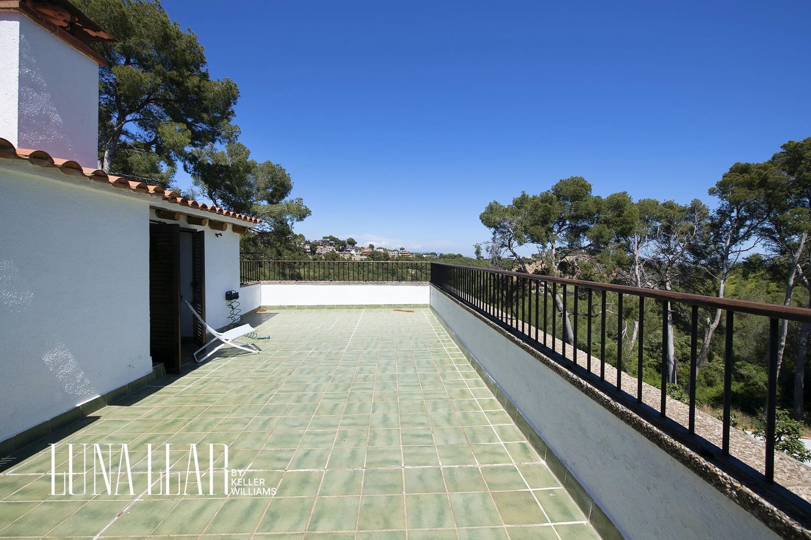 6 bedroom Villa for sale in Castelldefels with pool - € 2,199,000 (Ref: 9051102)