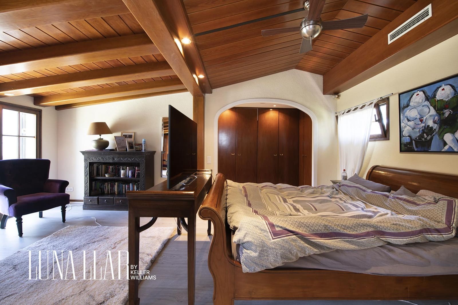 6 bedroom Villa for sale in Castelldefels with pool - € 2,199,000 (Ref: 9051102)