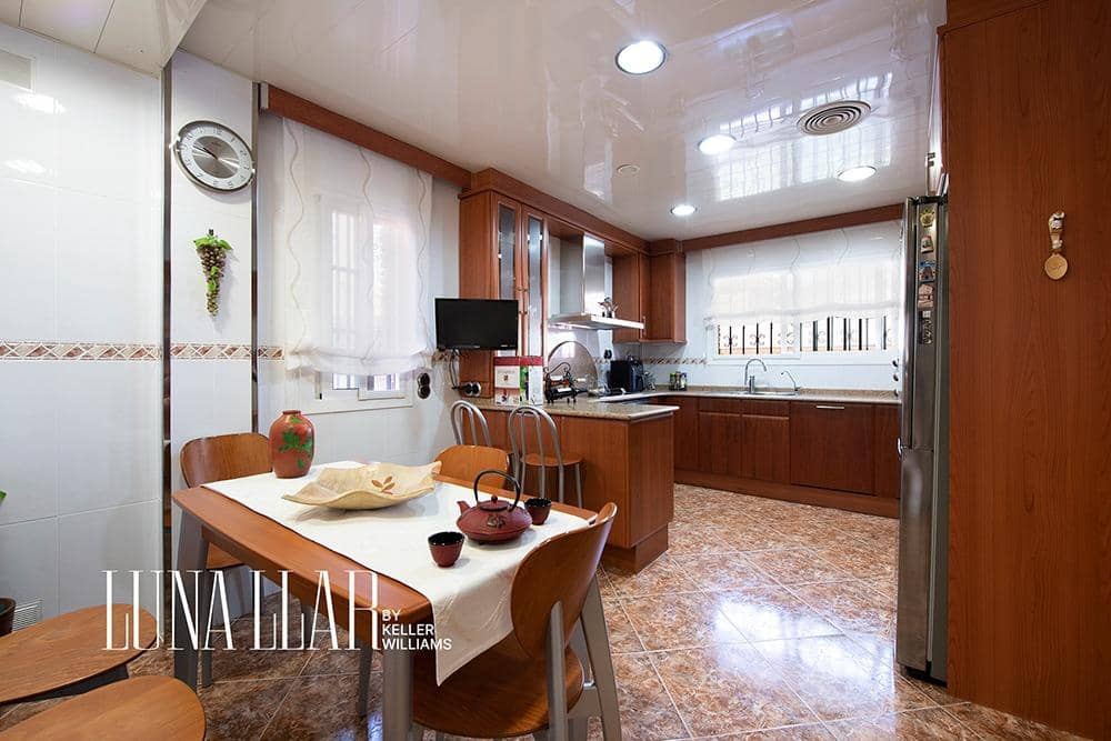 6 soveværelse Villa til salg i Viladecans med swimmingpool garage - € 990.000 (Ref: 9095320)