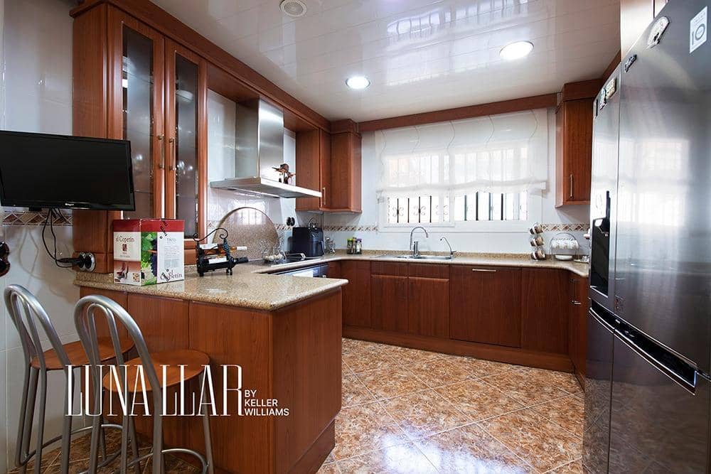 6 soveværelse Villa til salg i Viladecans med swimmingpool garage - € 990.000 (Ref: 9095320)