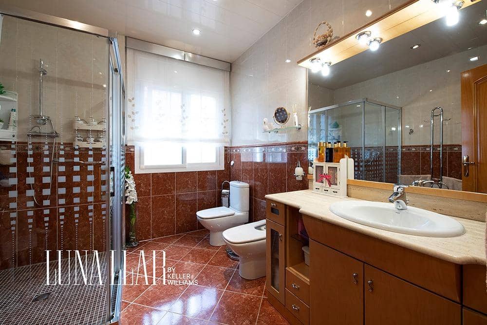 6 soveværelse Villa til salg i Viladecans med swimmingpool garage - € 990.000 (Ref: 9095320)