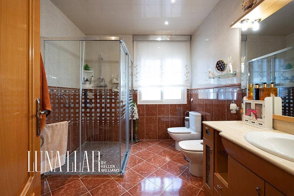 6 soveværelse Villa til salg i Viladecans med swimmingpool garage - € 990.000 (Ref: 9095320)