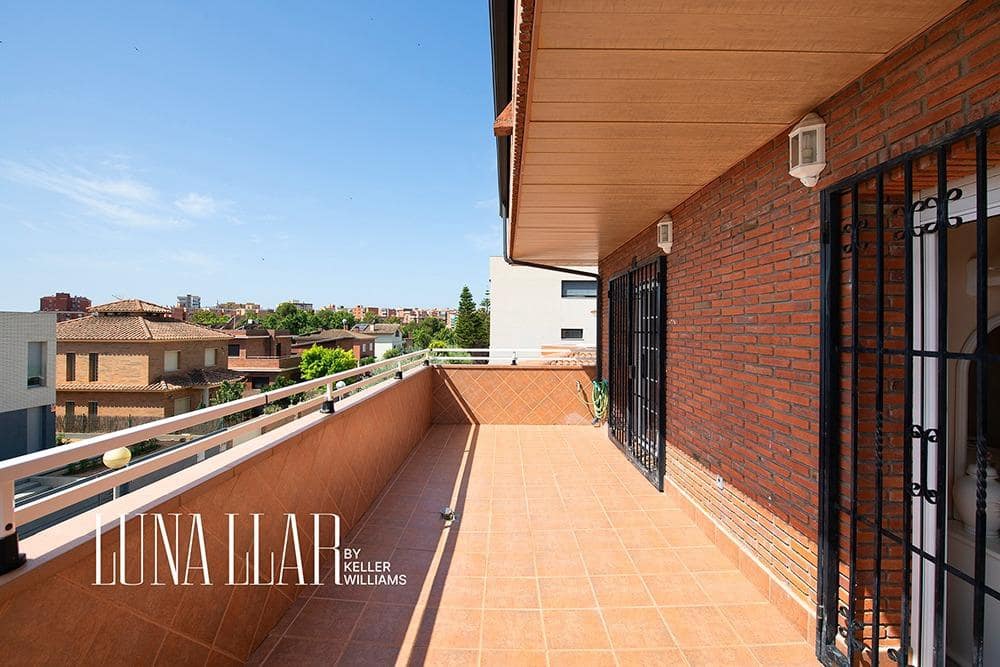 6 soveværelse Villa til salg i Viladecans med swimmingpool garage - € 990.000 (Ref: 9095320)