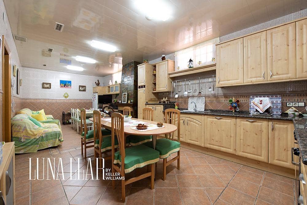 6 soveværelse Villa til salg i Viladecans med swimmingpool garage - € 990.000 (Ref: 9095320)