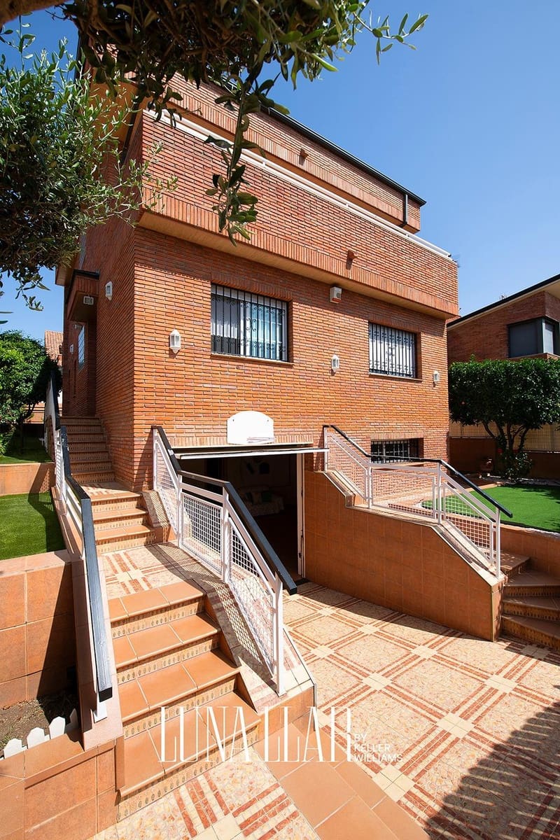 6 soveværelse Villa til salg i Viladecans med swimmingpool garage - € 990.000 (Ref: 9095320)