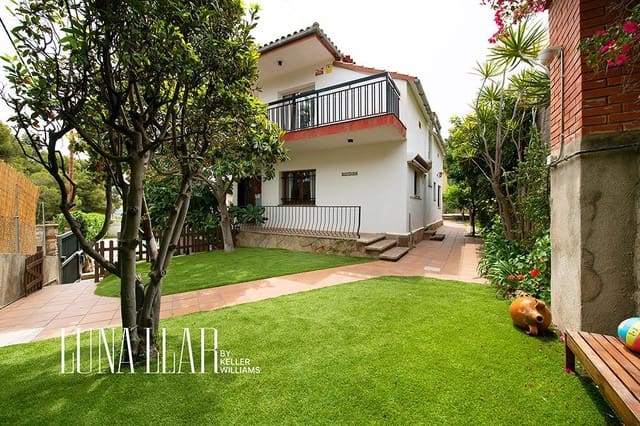 5 soveværelse Semi-Rækkehus til salg i Castelldefels med swimmingpool garage - € 919.000 (Ref: 9126824)