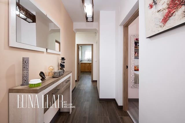 4 soveværelse Villa til salg i Canyelles med swimmingpool - € 335.000 (Ref: 9163787)