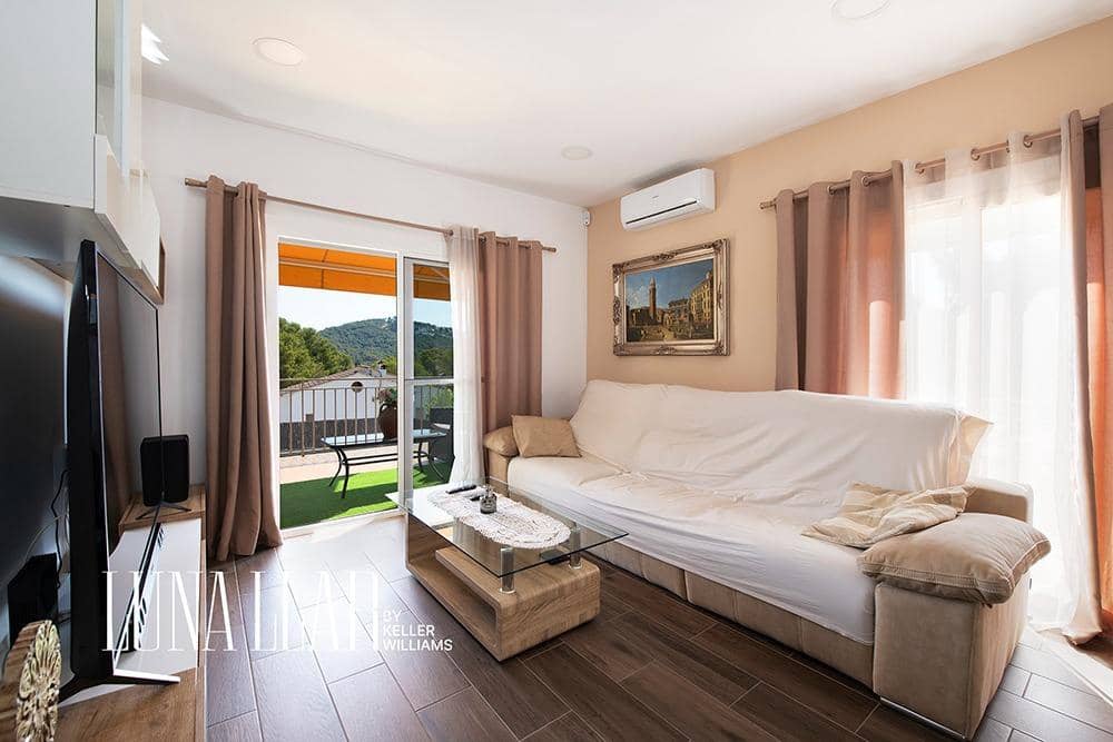 4 quarto Moradia para venda em Canyelles com piscina - 335 000 € (Ref: 9163787)