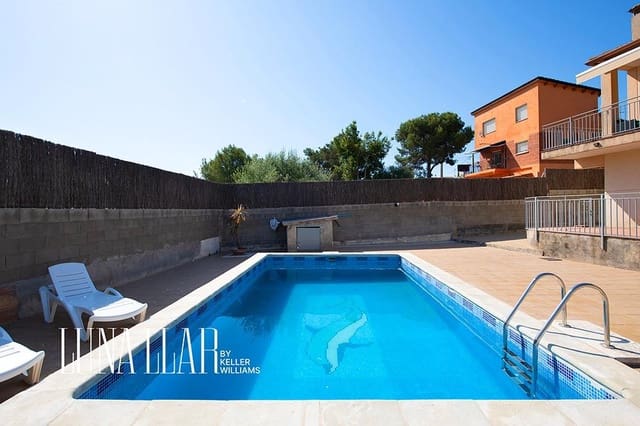 4 soveværelse Villa til salg i Canyelles med swimmingpool - € 335.000 (Ref: 9163787)