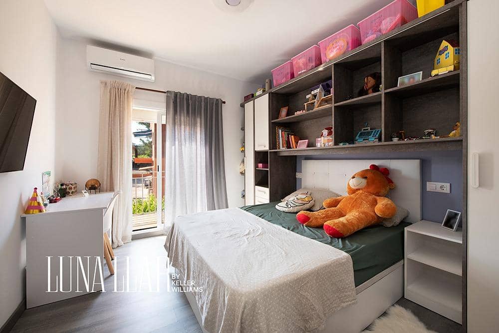 4 quarto Moradia para venda em Canyelles com piscina - 335 000 € (Ref: 9163787)