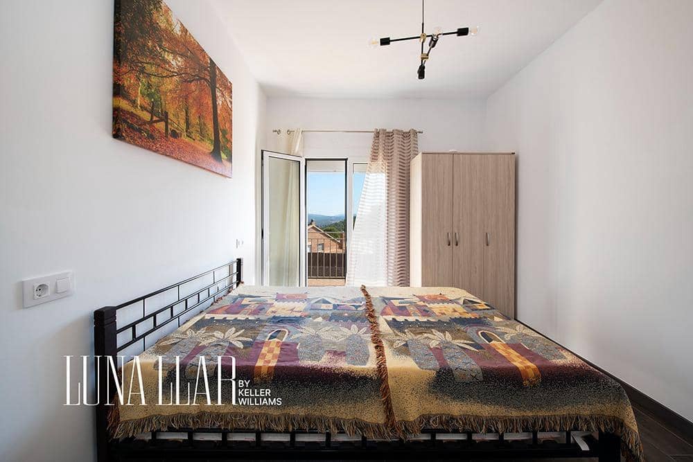 4 quarto Moradia para venda em Canyelles com piscina - 335 000 € (Ref: 9163787)