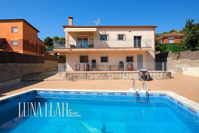 4 soveværelse Villa til salg i Canyelles med swimmingpool - € 335.000 (Ref: 9163787)