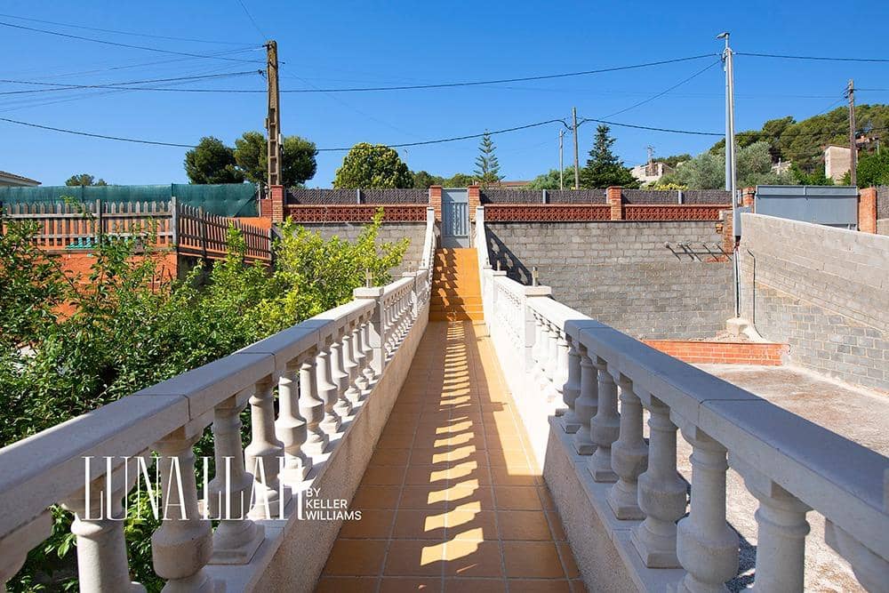 4 quarto Moradia para venda em Canyelles com piscina - 335 000 € (Ref: 9163787)