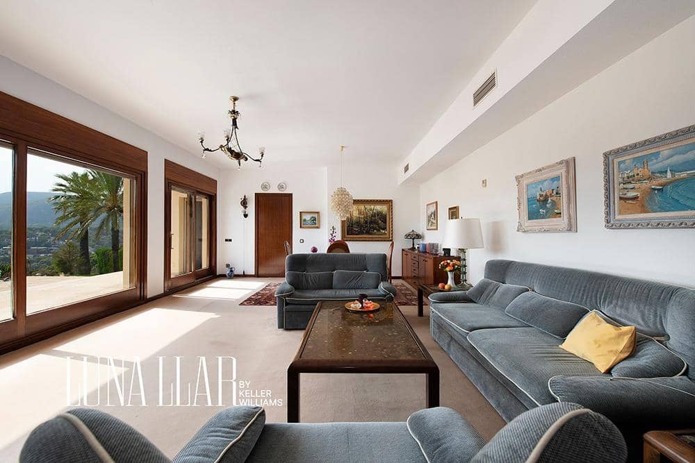 3 bedroom Villa for sale in Castelldefels with pool garage - € 1,950,000 (Ref: 9191131)