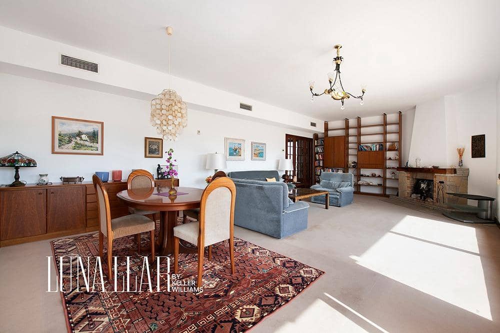 3 bedroom Villa for sale in Castelldefels with pool garage - € 1,950,000 (Ref: 9191131)