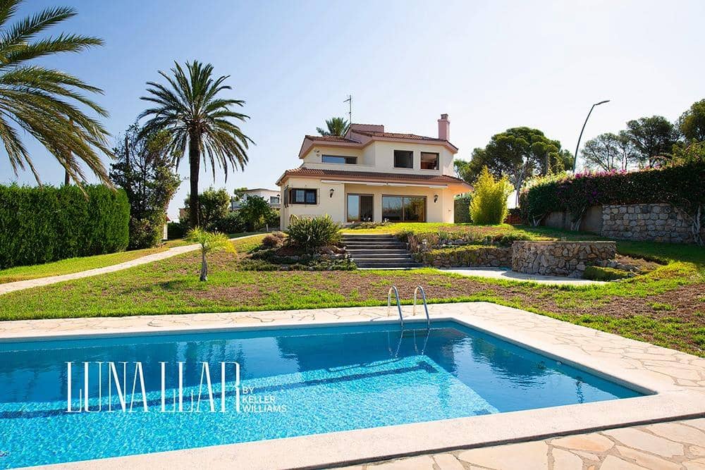 3 bedroom Villa for sale in Castelldefels with pool garage - € 1,950,000 (Ref: 9191131)