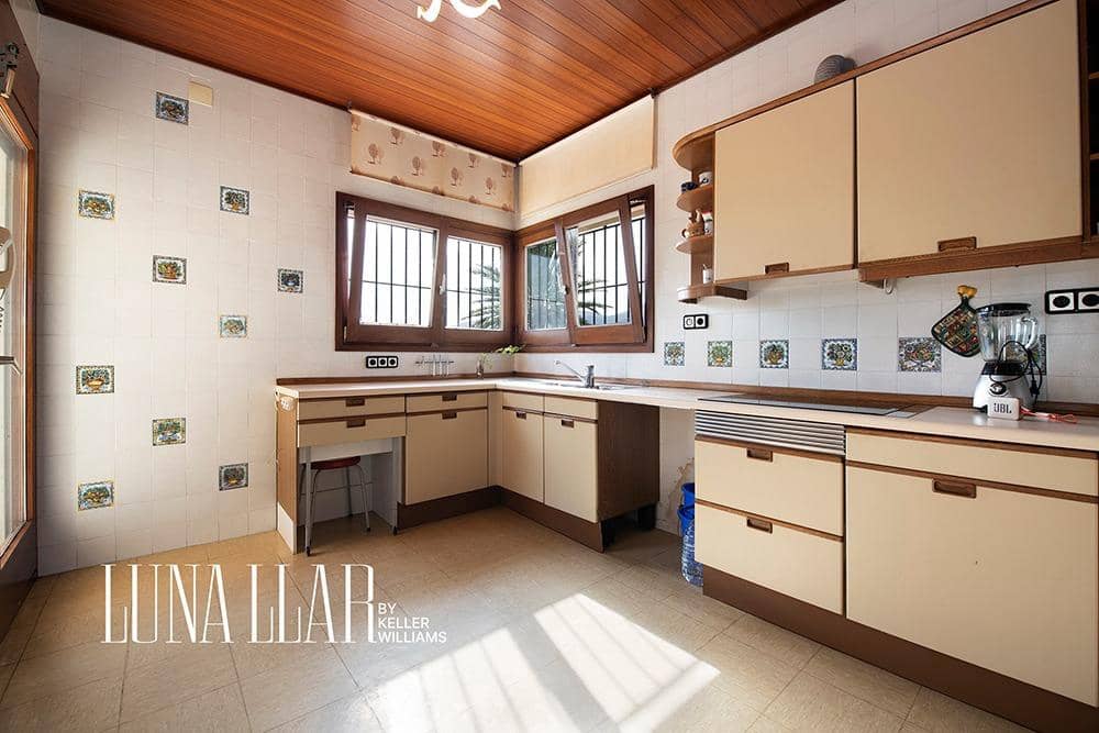 3 bedroom Villa for sale in Castelldefels with pool garage - € 1,950,000 (Ref: 9191131)