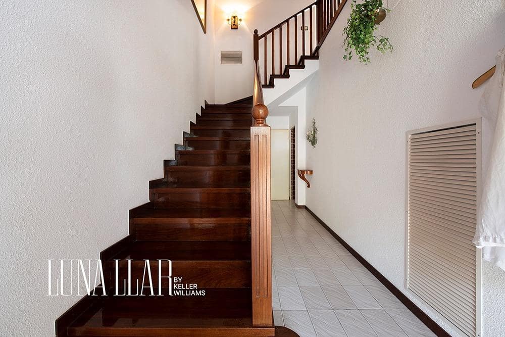 3 bedroom Villa for sale in Castelldefels with pool garage - € 1,950,000 (Ref: 9191131)