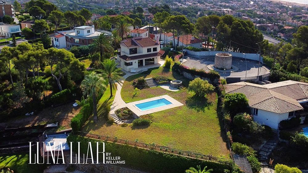 3 bedroom Villa for sale in Castelldefels with pool garage - € 1,950,000 (Ref: 9191131)