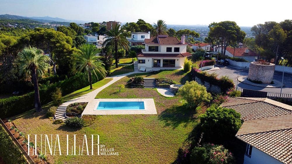 3 bedroom Villa for sale in Castelldefels with pool garage - € 1,950,000 (Ref: 9191131)
