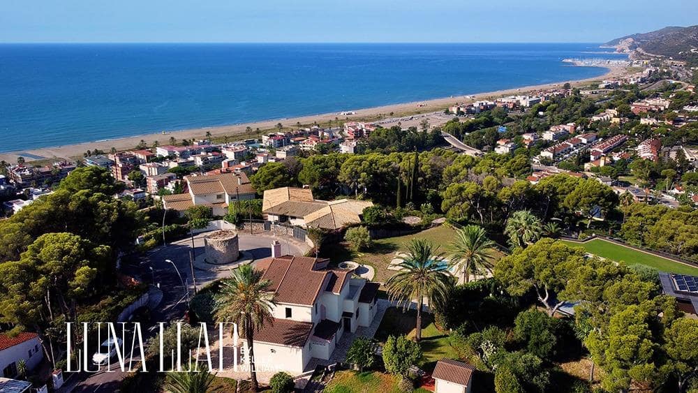 3 bedroom Villa for sale in Castelldefels with pool garage - € 1,950,000 (Ref: 9191131)