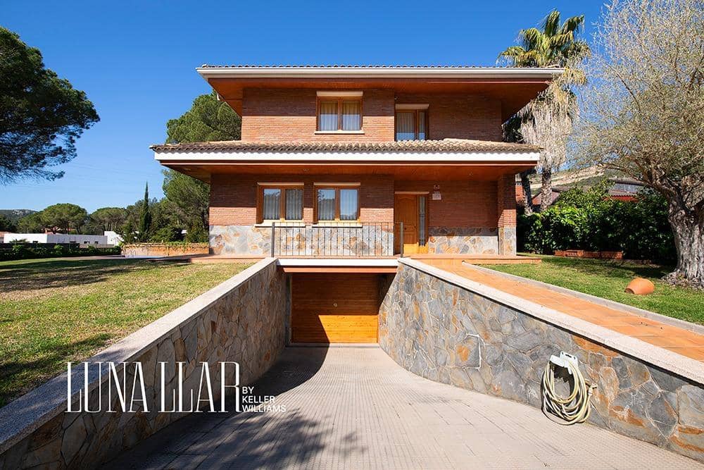 5 soveværelse Villa til salg i Begues med swimmingpool garage - € 950.000 (Ref: 9236508)