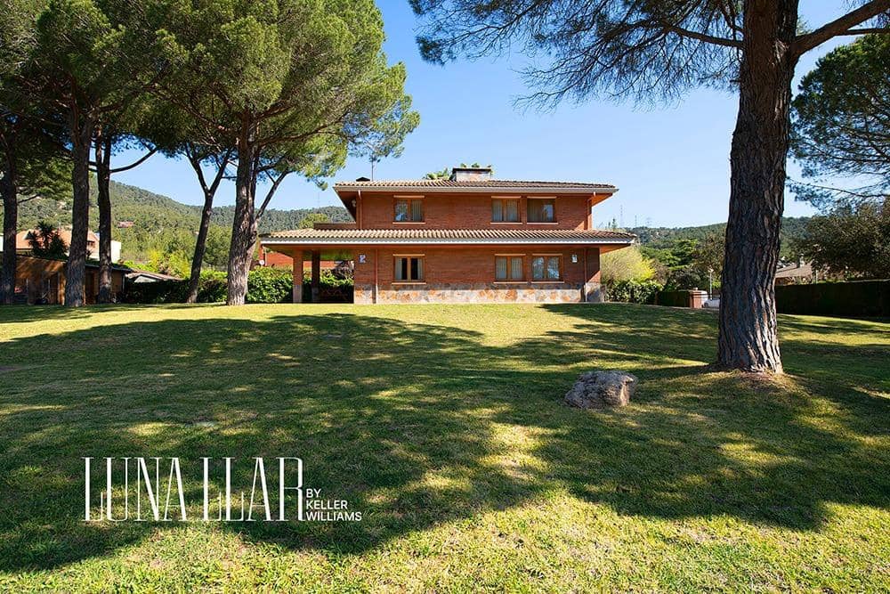 5 soveværelse Villa til salg i Begues med swimmingpool garage - € 950.000 (Ref: 9236508)