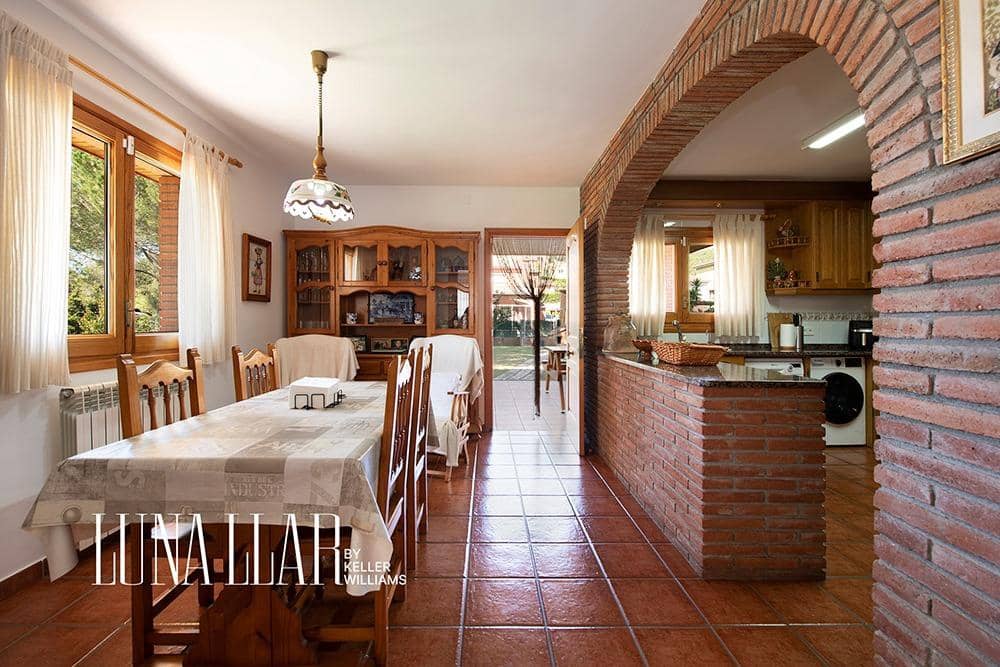 5 soveværelse Villa til salg i Begues med swimmingpool garage - € 950.000 (Ref: 9236508)