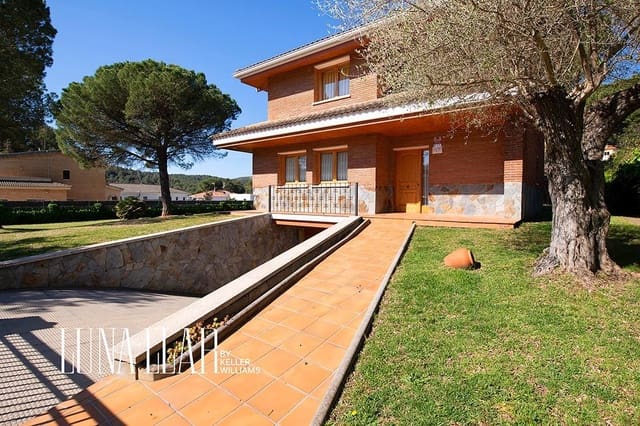 5 soverom Villa til salgs i Begues med svømmebasseng garasje - € 950 000 (Ref: 9236508)