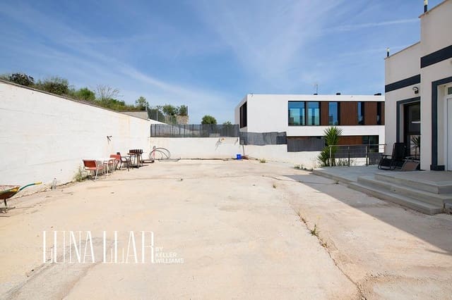 5 bedroom Villa for sale in Sant Pere de Ribes with garage - € 450,000 (Ref: 9255342)
