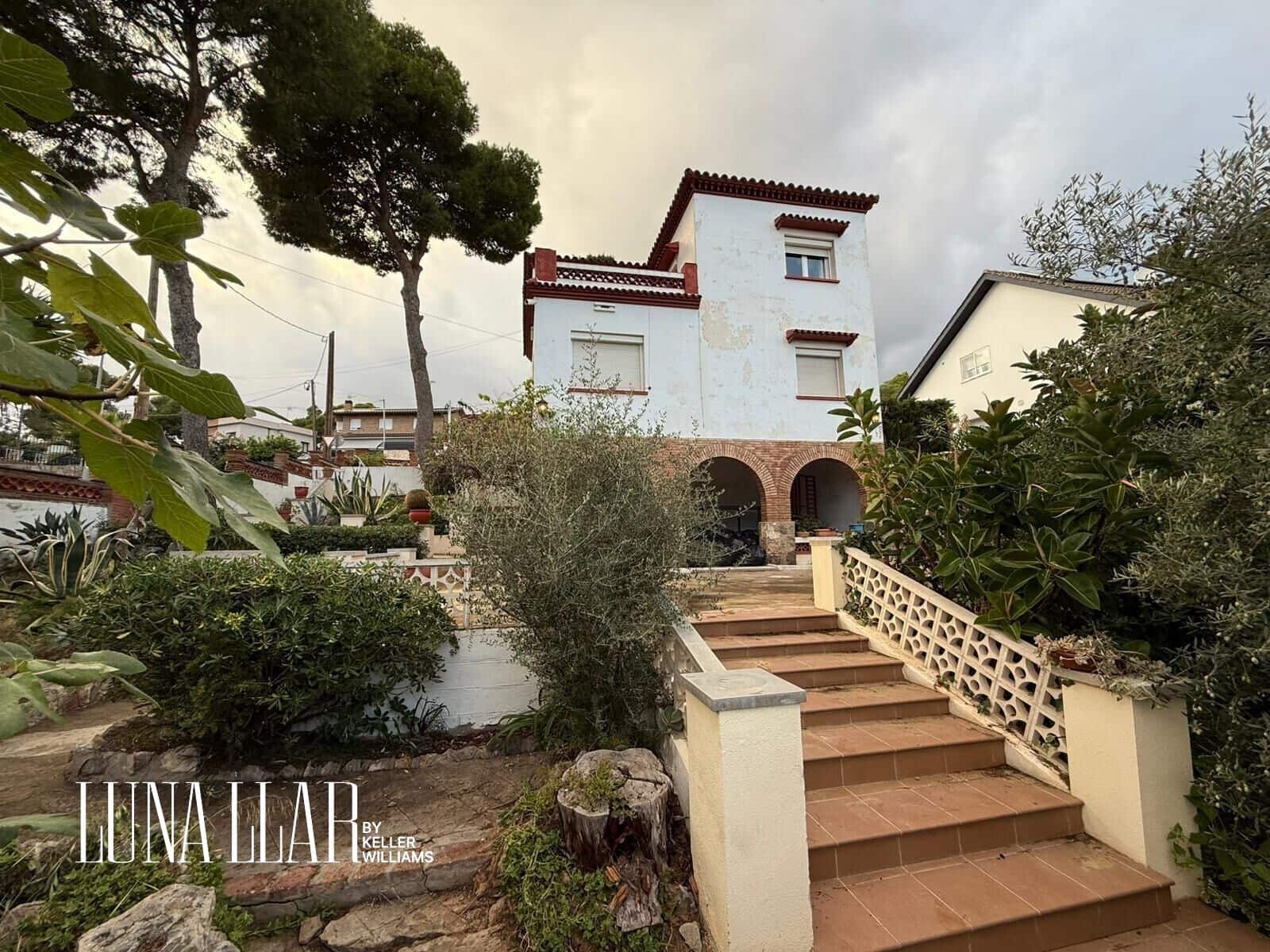 4 bedroom Villa for sale in Castelldefels - € 789,000 (Ref: 9312943)