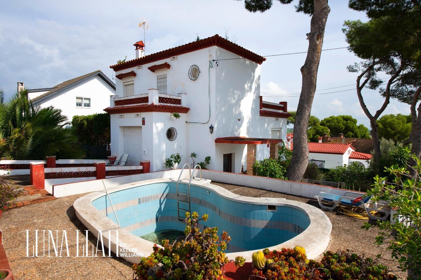 4 bedroom Villa for sale in Castelldefels - € 789,000 (Ref: 9312943)