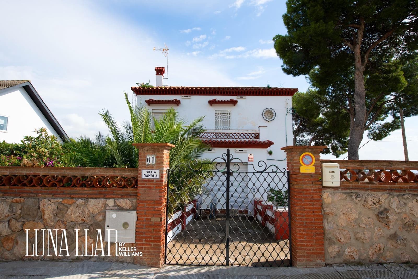 4 bedroom Villa for sale in Castelldefels - € 789,000 (Ref: 9312943)