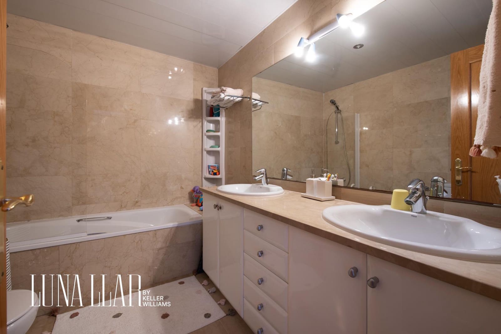 Ático de 4 habitaciones en Les Botigues de Sitges en venta - 799.000 € (Ref: 9344843)