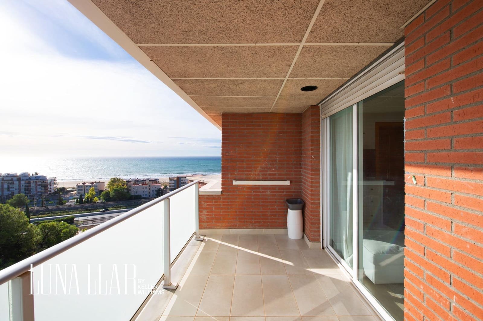 Ático de 4 habitaciones en Les Botigues de Sitges en venta - 799.000 € (Ref: 9344843)