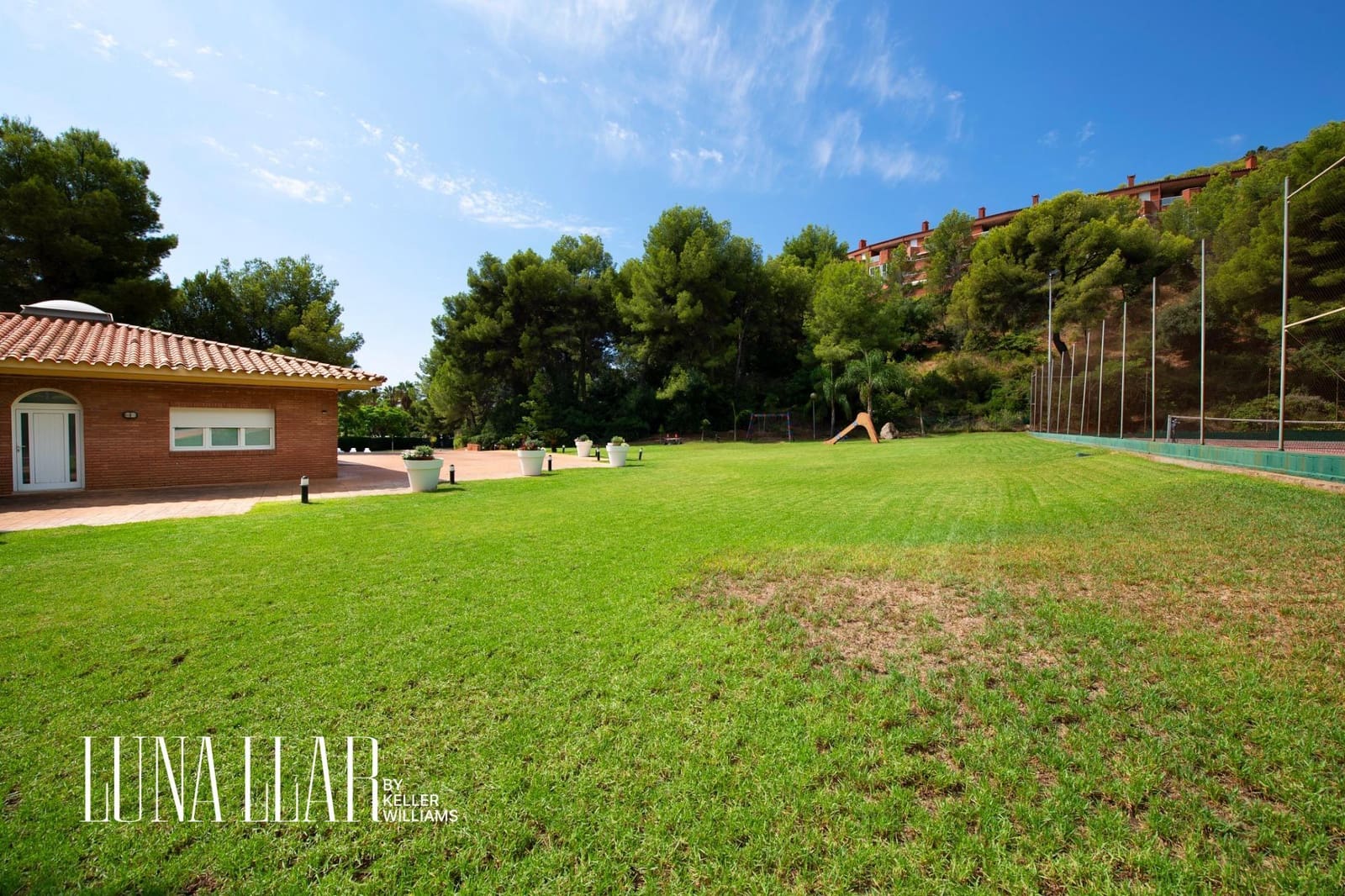 Ático de 4 habitaciones en Les Botigues de Sitges en venta - 799.000 € (Ref: 9344843)