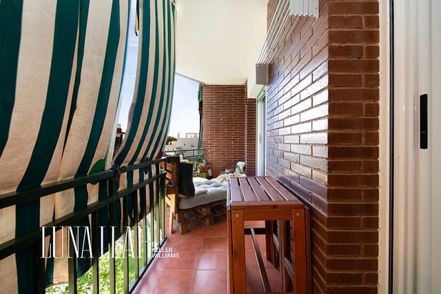 Piso de 2 habitaciones en Castelldefels en venta con piscina - 305.000 € (Ref: 9349635)