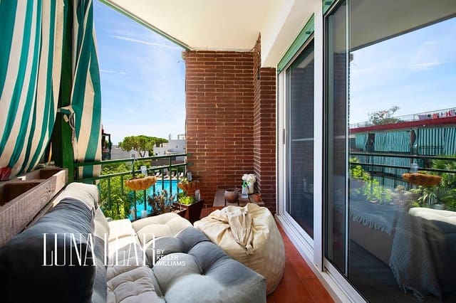 Piso de 2 habitaciones en Castelldefels en venta con piscina - 305.000 € (Ref: 9349635)