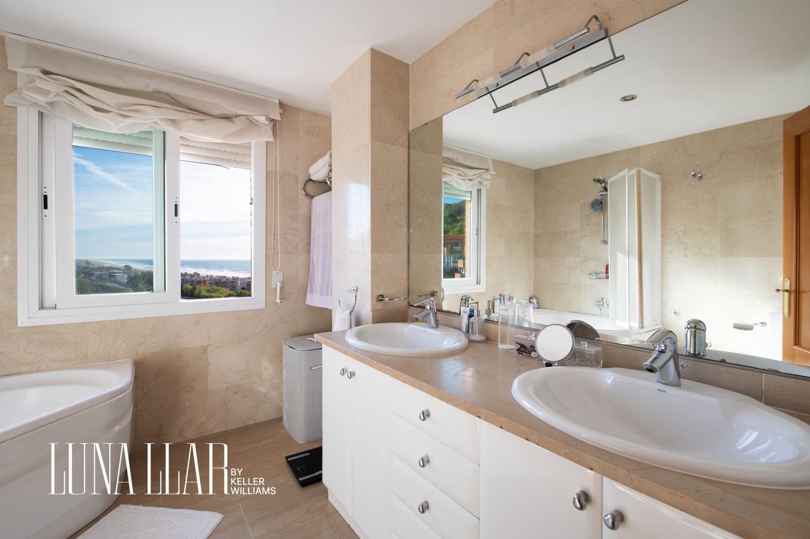 4 soveværelse Penthouse til salg i Castelldefels - € 799.000 (Ref: 9349636)