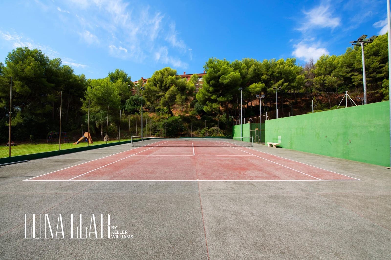 4 soveværelse Penthouse til salg i Castelldefels - € 799.000 (Ref: 9349636)