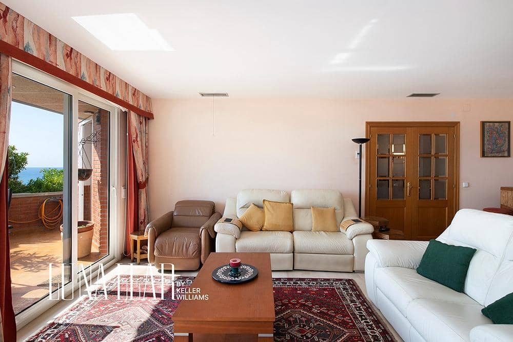 4 chambre Penthouse à vendre à Les Botigues de Sitges avec piscine - 850 000 € (Ref: 9414179)