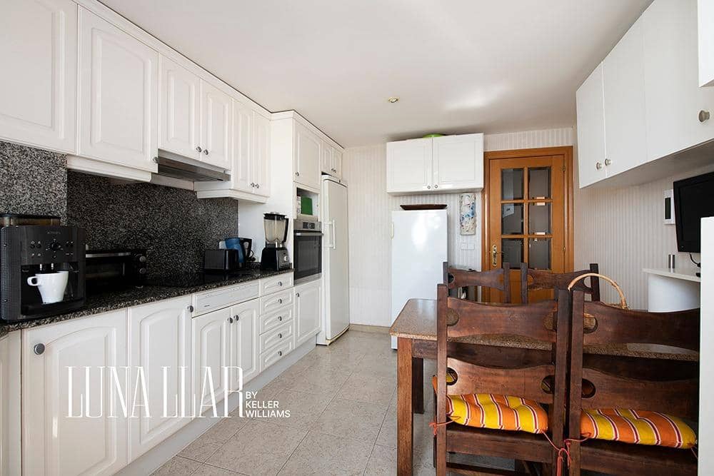 4 chambre Penthouse à vendre à Les Botigues de Sitges avec piscine - 850 000 € (Ref: 9414179)