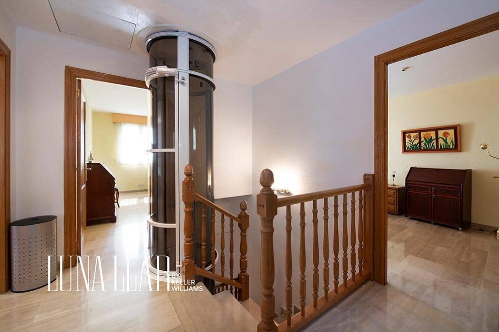 4 chambre Penthouse à vendre à Les Botigues de Sitges avec piscine - 850 000 € (Ref: 9414179)